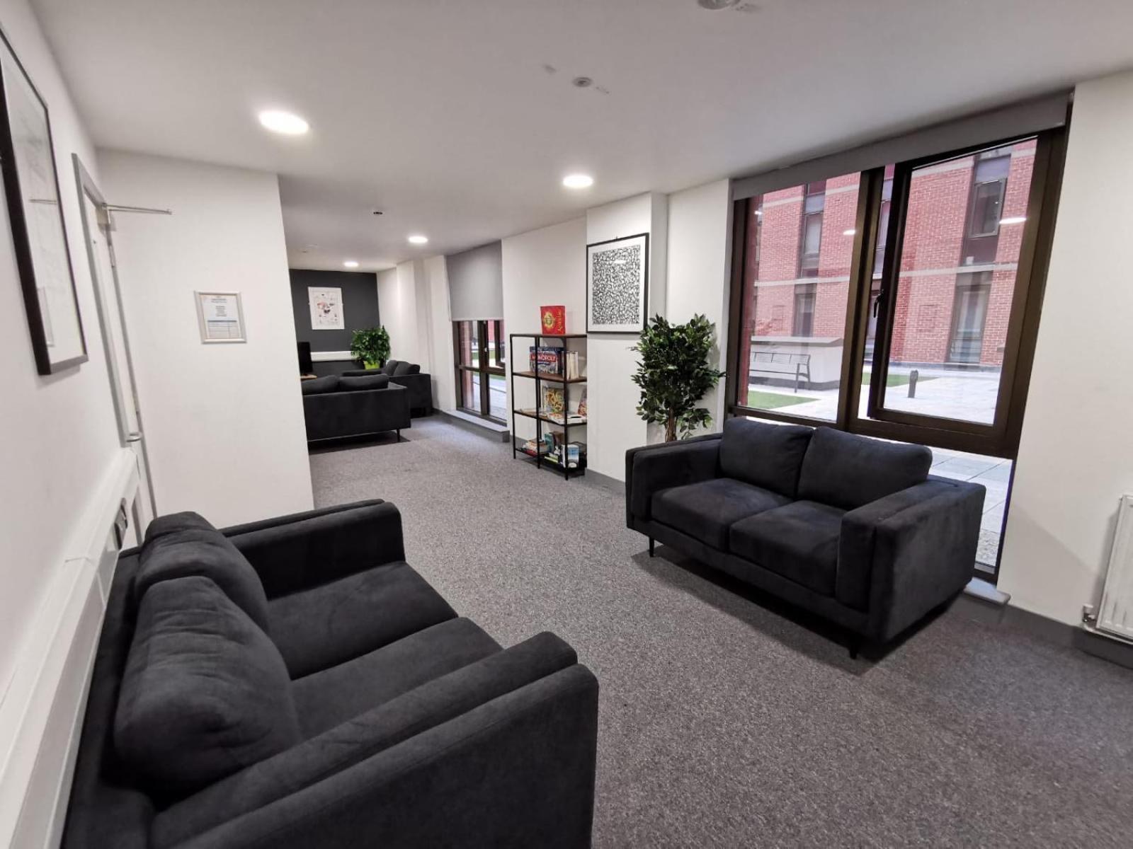 For Students Only At Great Patrick Street Apartment Belfast Exterior photo