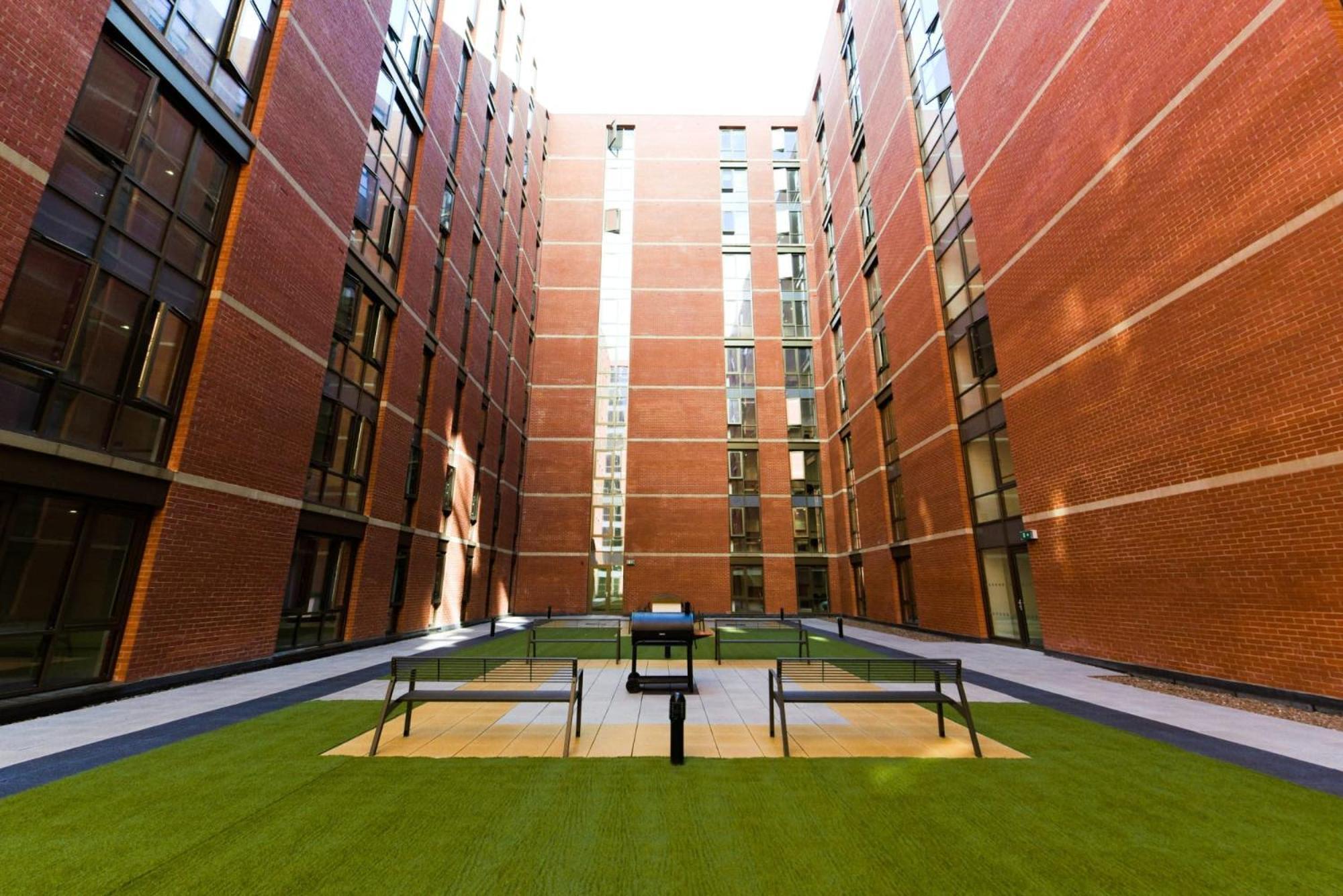 For Students Only At Great Patrick Street Apartment Belfast Exterior photo